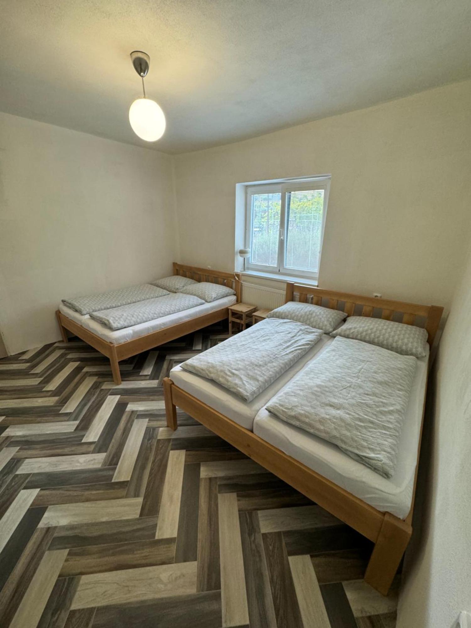 Mikulovska Chalupa Se Sklepem Exterior foto